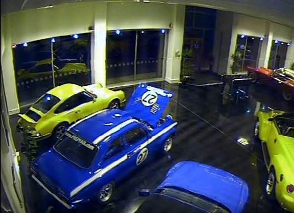 Video no Lielbritānijas – 60 sekundēs, pa taisno no auto salona, nozog automašīnu