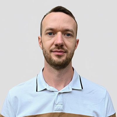 Instruktors Dmitrijs Holodovs Bēnē